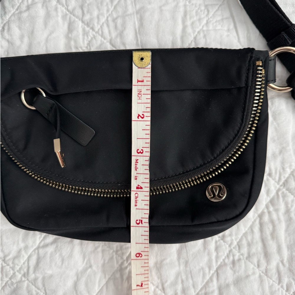 lululemon athletica Black Crossbody Bag - Picture 15 of 16